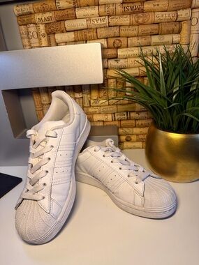 Adidas Originals Superstar Sneakers| Size 5.5 - 6